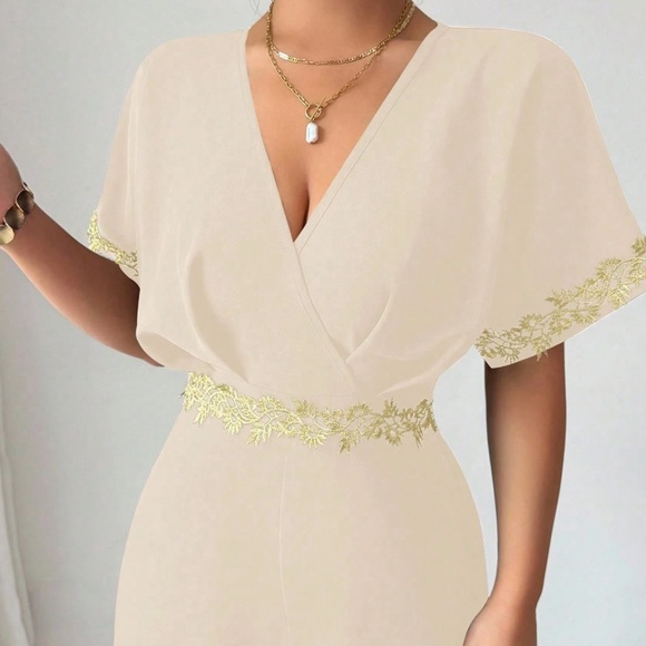 Classic V neck Floral lace Short Sleeve Stretchy Waist Wide Leg Jumpsuit - Picture 8 of 10